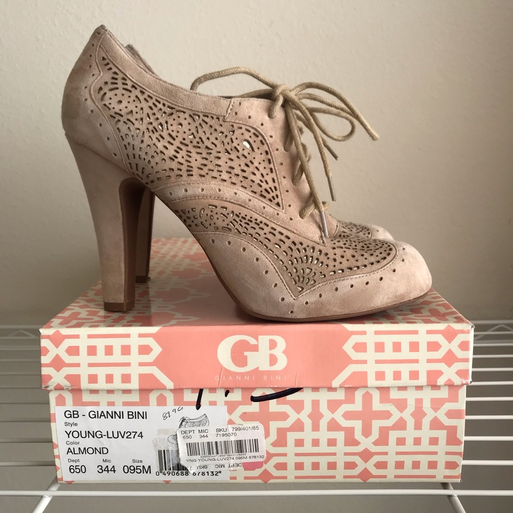 NIB Gianni Bini Suede 4.5" heels - 9.5